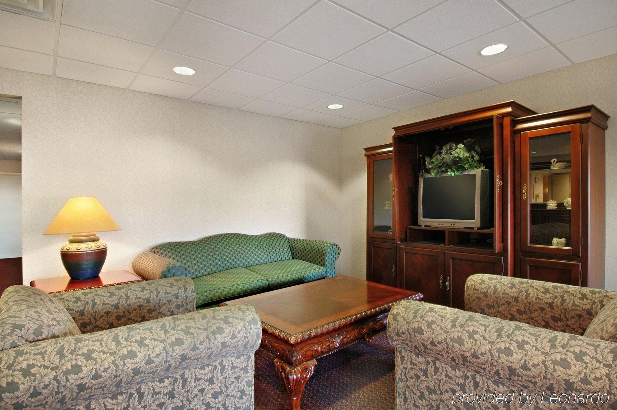 Red Roof Inn Hendersonville Dış mekan fotoğraf
