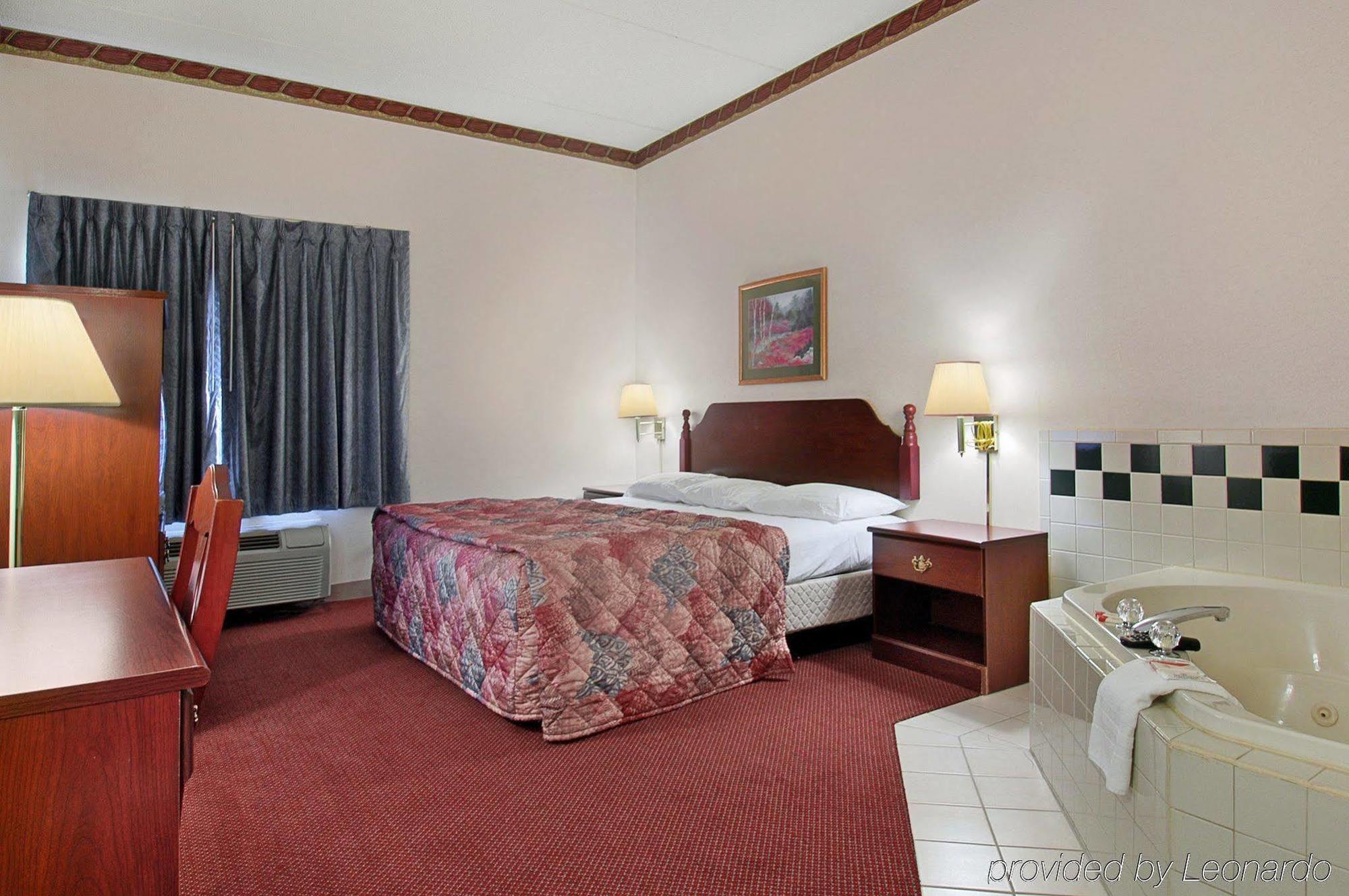 Red Roof Inn Hendersonville Dış mekan fotoğraf